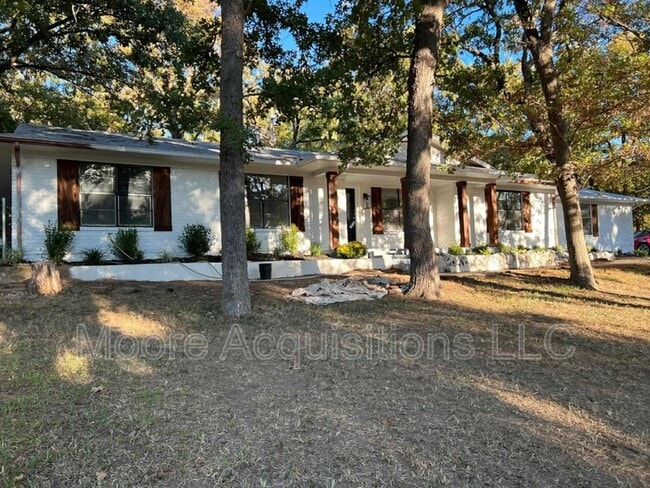 Building Photo - 3601 Oakwood Dr Rental