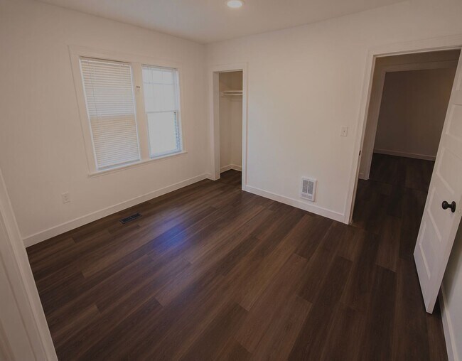 Photo - 404 S Van Buren St Unit Apt 2