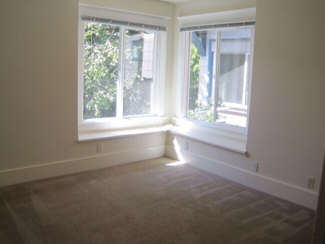 4736 18th Ave NE Unit 3-A