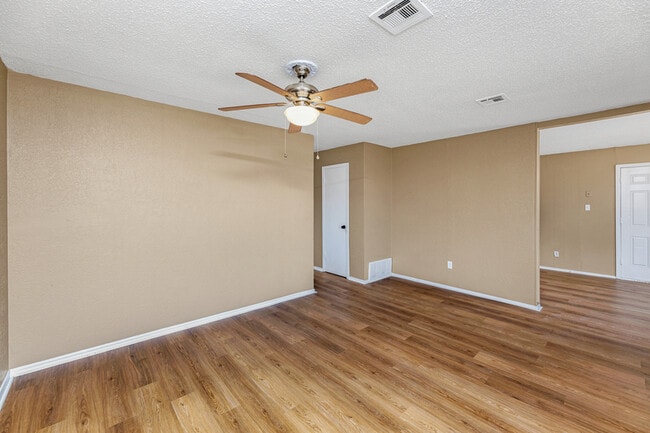 Photo - 4804 NW 48th St