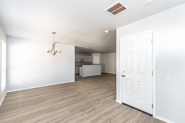 Photo - 5517 Jarvis St Unit B