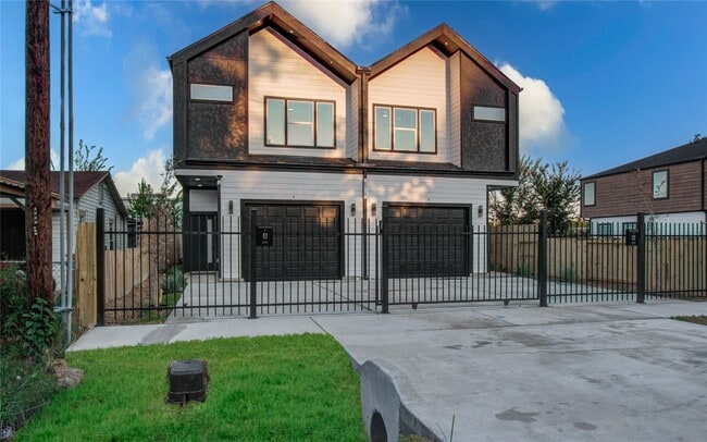 Photo - 8533 Amadwe St