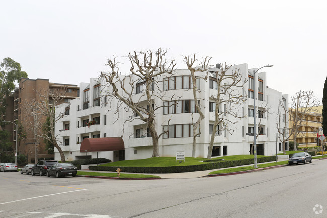 Building Photo - 10990 Rochester Ave Rental