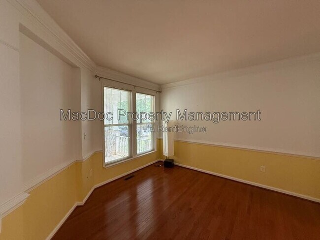 Photo - 1404 Graham Dr