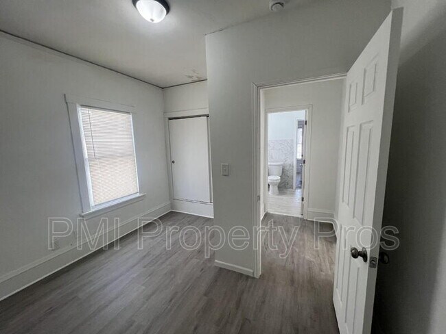 Photo - 3284 N 30th St