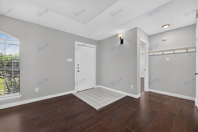 Photo - 7001 Bentley Ave