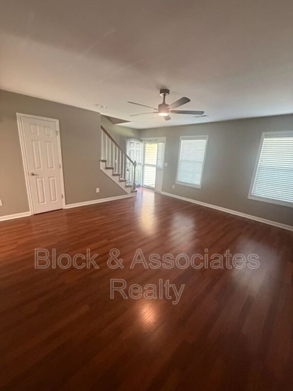 4121 Bentley Dr