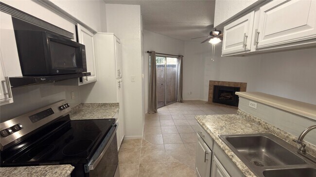 Photo - 10855 Meadowglen Ln Unit 1009