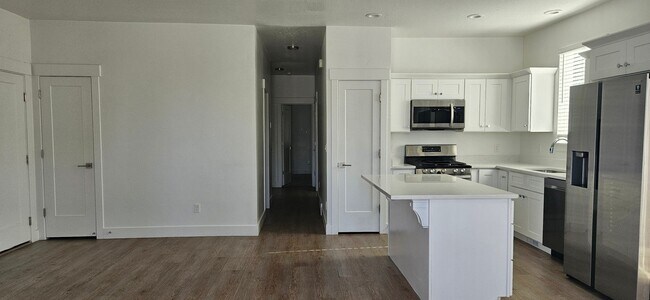 Photo - 6889 S 190 E