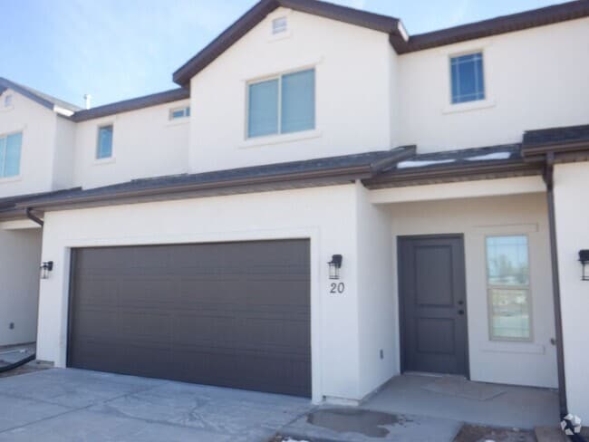 Building Photo - 3 Bed - 2.5 Bath, Newer Construction, Larg... Rental