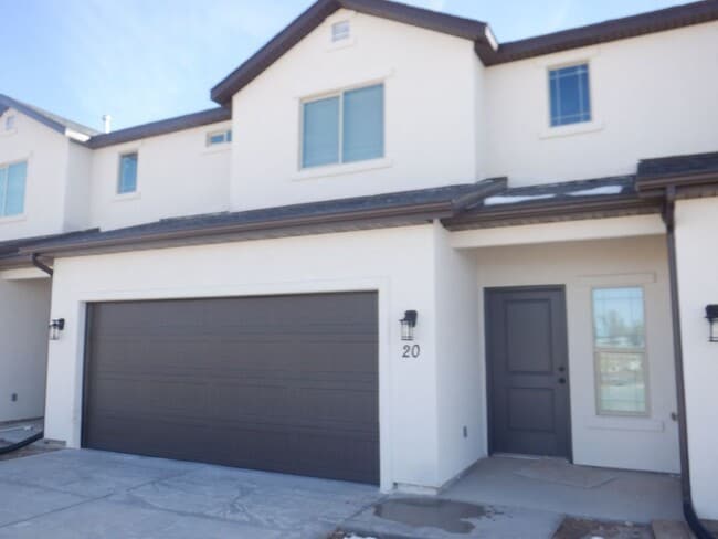 3 Bed - 2.5 Bath, Newer Construction, Larg... - 3 Bed - 2.5 Bath, Newer Construction, Larg... Casa