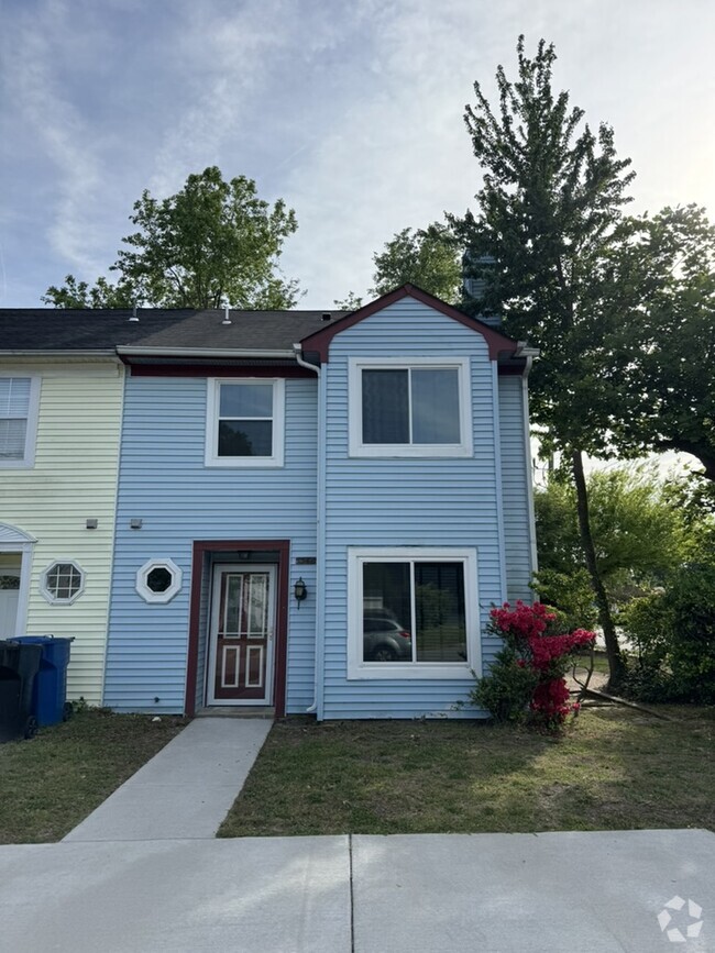Building Photo - 1346 Victorian Crescent Rental