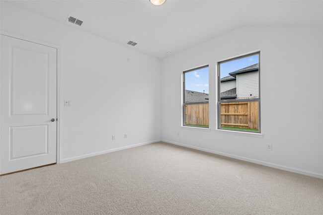 Photo - 5015 Bowen Pr Dr