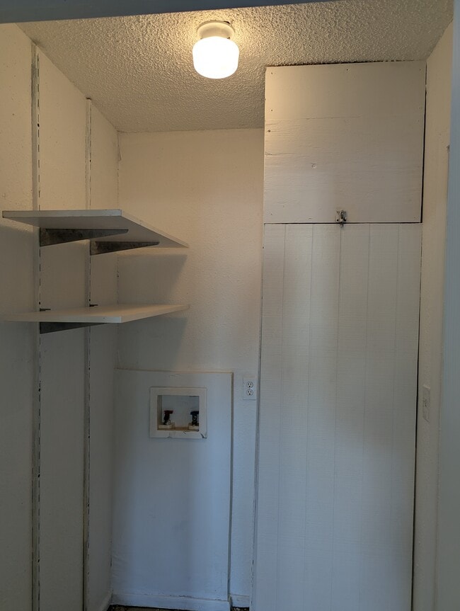 Photo - 201 W 1st St Unit 1