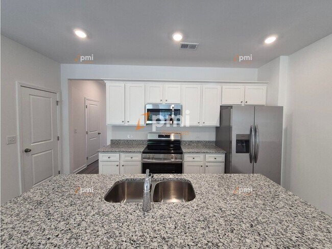 Photo - 140 Hazel Dr