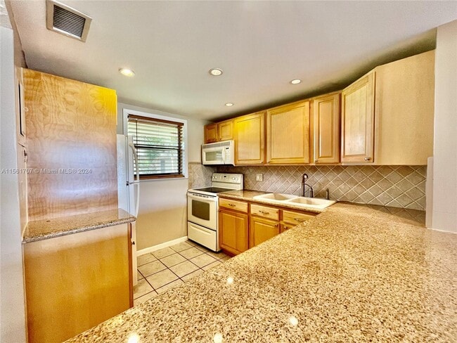 Photo - 2309 S Cypress Bend Dr Unit 113C NICE  1 BEDROOM