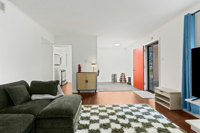 Photo - 8702 Village Dr Unidad 103