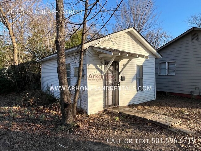 Photo - 203.5 S Cherry St