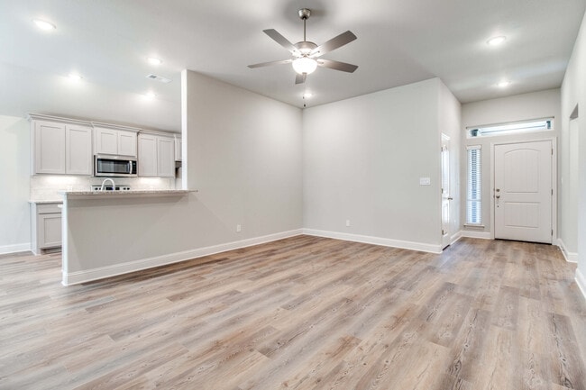 Photo - 2816 Clover Dr