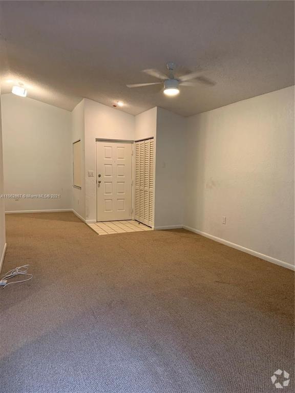 Building Photo - 2811 N Oakland Forest Dr Unit 303 Rental