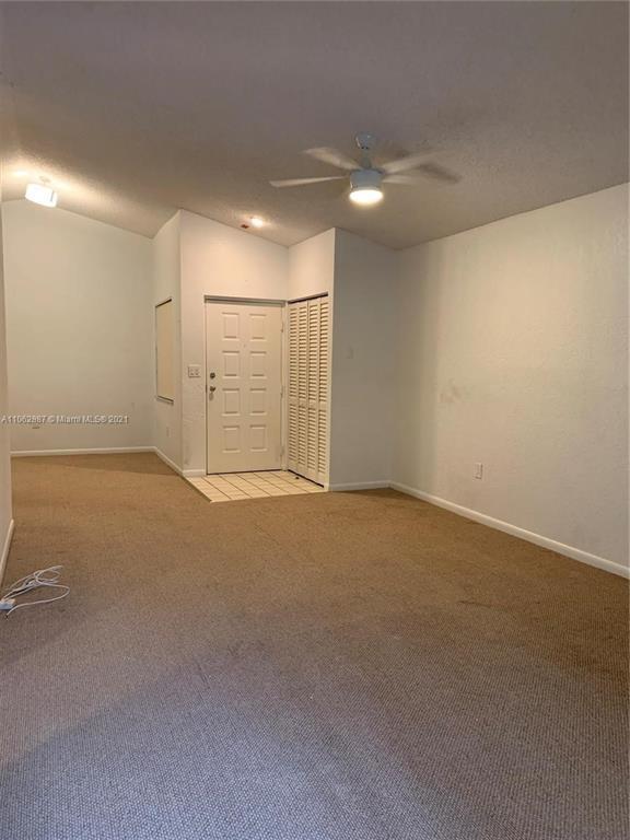 Building Photo - 2811 N Oakland Forest Dr Unit 303 Rental
