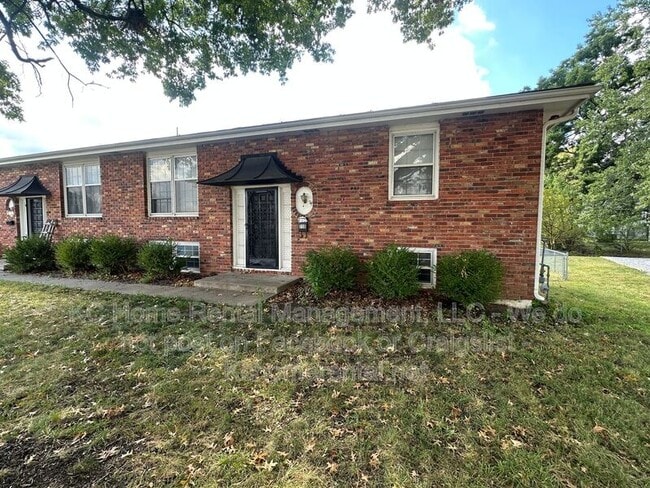 Photo - 710 NW Mock Ave