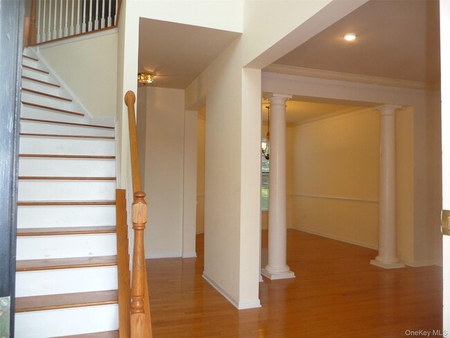 Photo - 220 Roosevelt Dr
