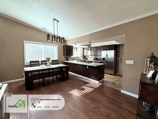 Photo - 2583 Velia St