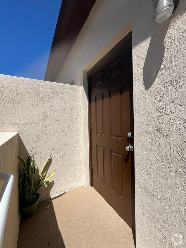 Building Photo - 17067 SW 96th St Rental