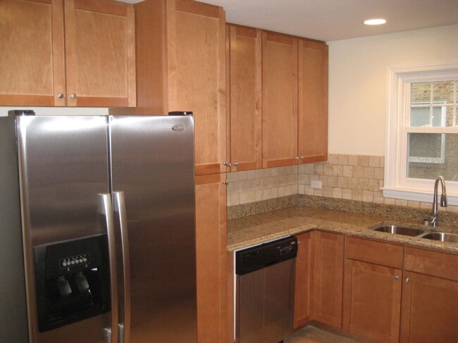 Photo - 9000 La Crosse Ave