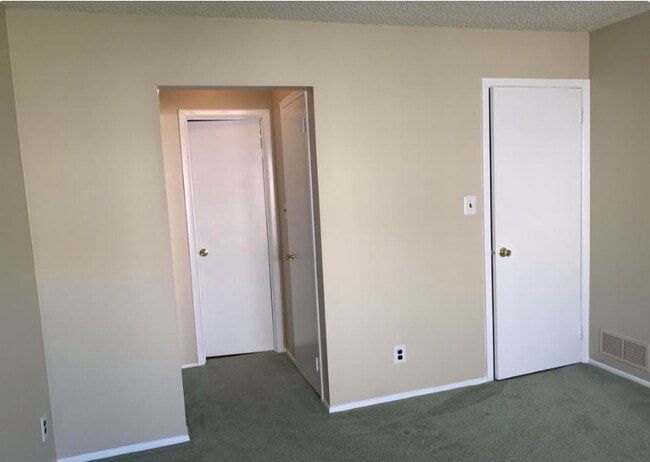 Photo - 331B Delancey Pl Unit B