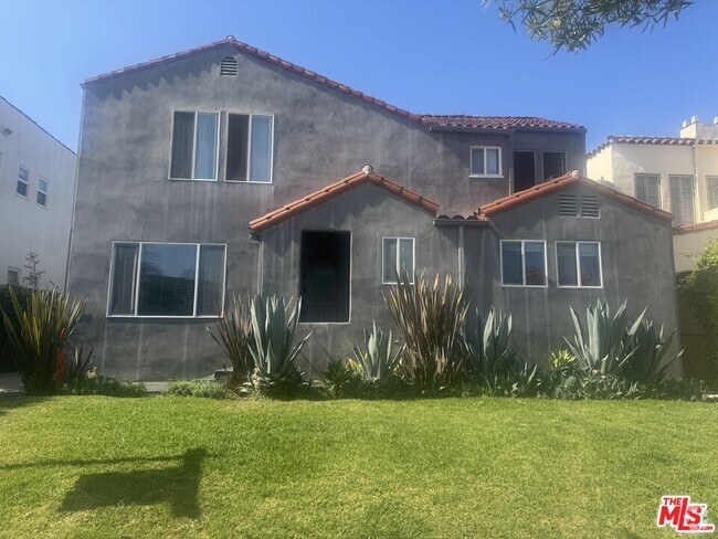 Building Photo - 8263 4th St Rental