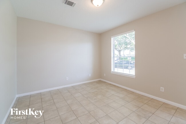 Photo - 1816 Oak Lake Cir