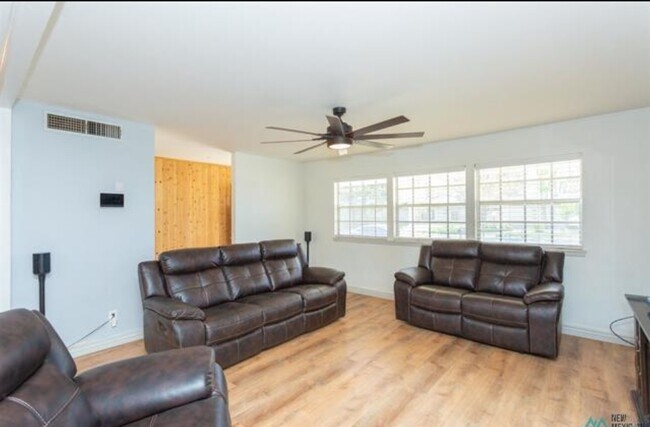 Photo - 1403 W Bonita Dr