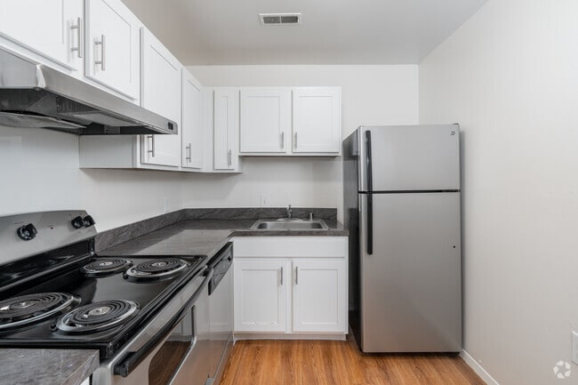 3BR, 2BA - 1,100SF