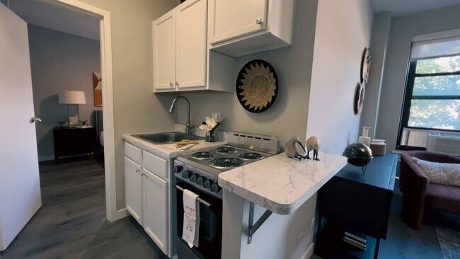 Photo - 869 W Buena Ave Unit 869 West Buena Avenue