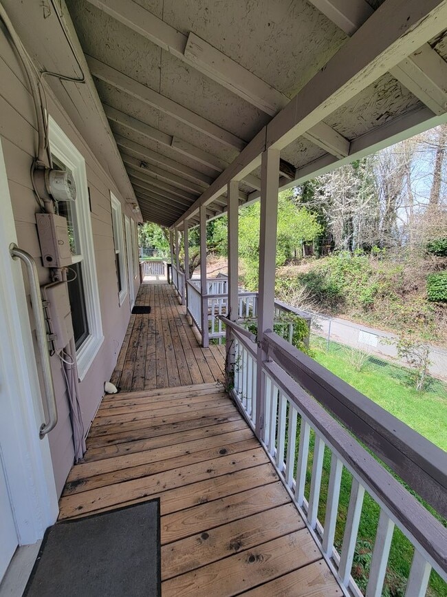 Photo - 1290 Retsil Rd E