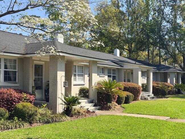 Building Photo - 1BD/1B Apartment near VSU.