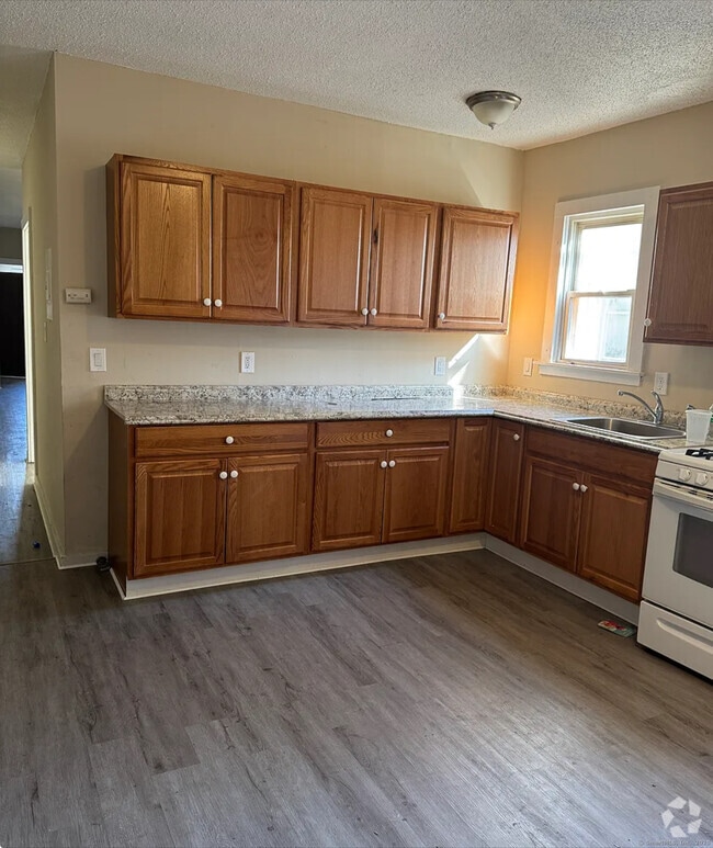 Building Photo - 440 Dixwell Ave Rental
