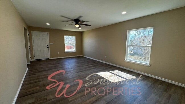 Photo - Newly Renovated 3 Bed / 2 Bath – Just 1 Mile from Tarleton!