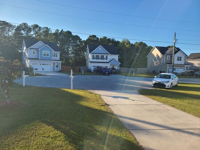 Photo - 3 Bedroom, 2.5 bath home - Sneads Ferry - ...