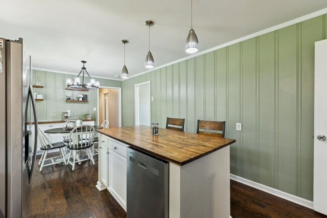 Photo - Excellent 3 Bedroom 2 Bath Home Minutes fr...