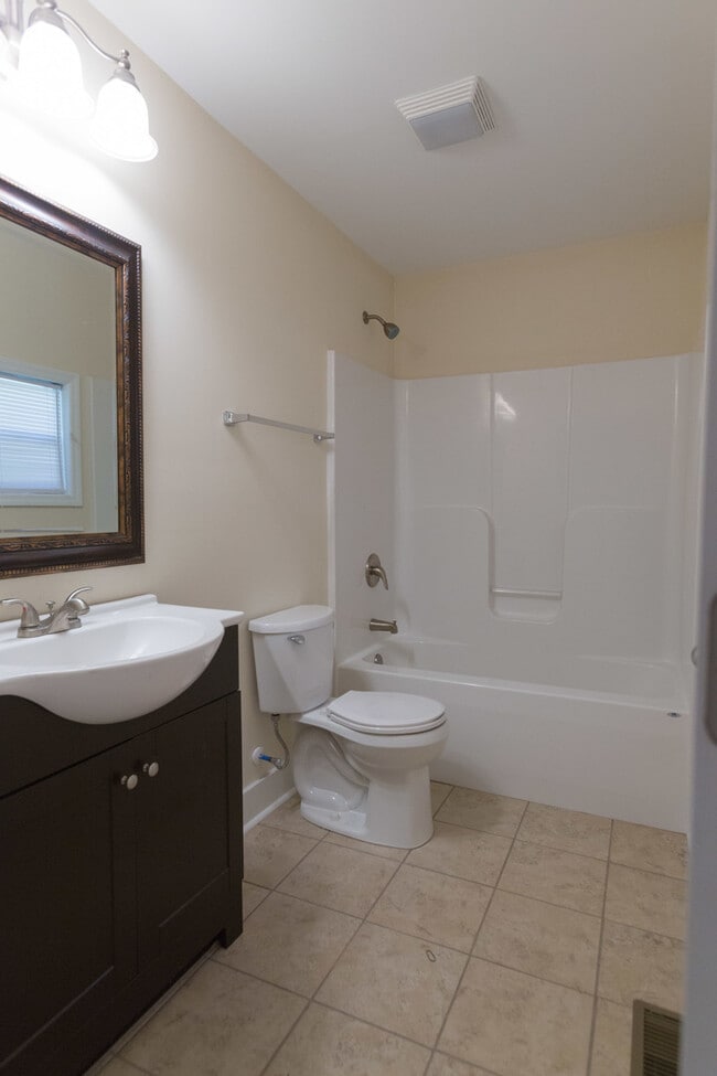 Photo - 4 BR 4 BA in Normaltown!