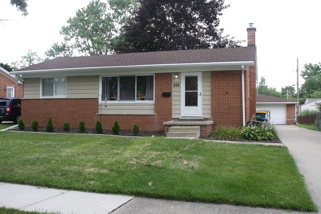 Photo - 264 Highland Dr House
