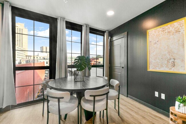 Photo - 611 Commerce St Unidad ID1267068P