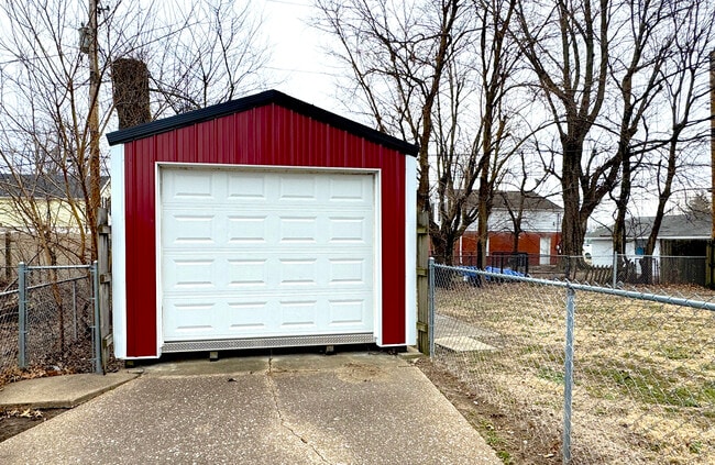 Photo - 15 N Rotherwood Ave