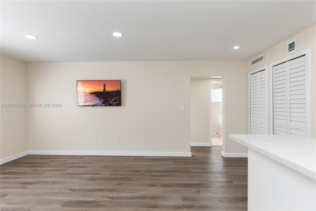 Photo - 3101 SW 27th Ave Unidad 204