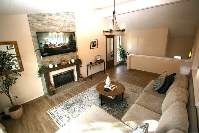 Photo - 7 Twin Oak Ct Unit 7