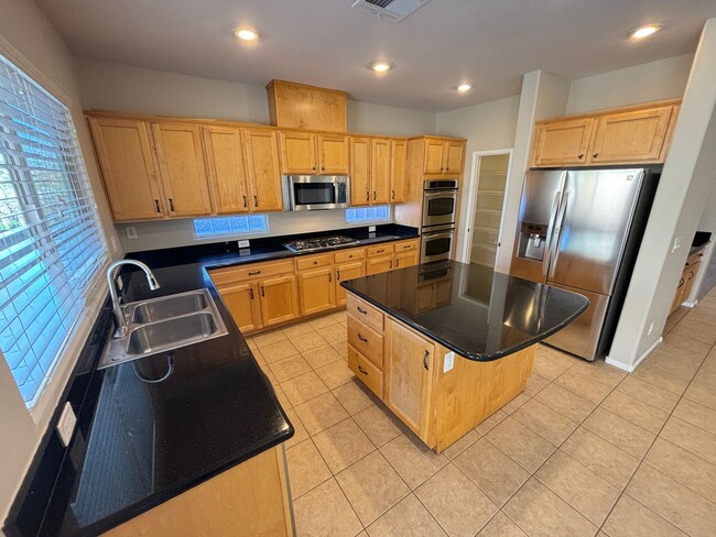 Photo - Gorgeous 6Bed/5Bath/4Car, 2-Story Home located in the Mountains Edge