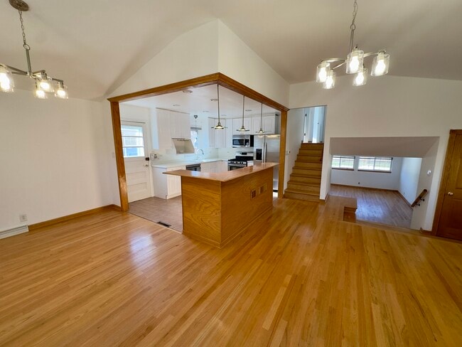 Photo - 9910 Crawford Ave